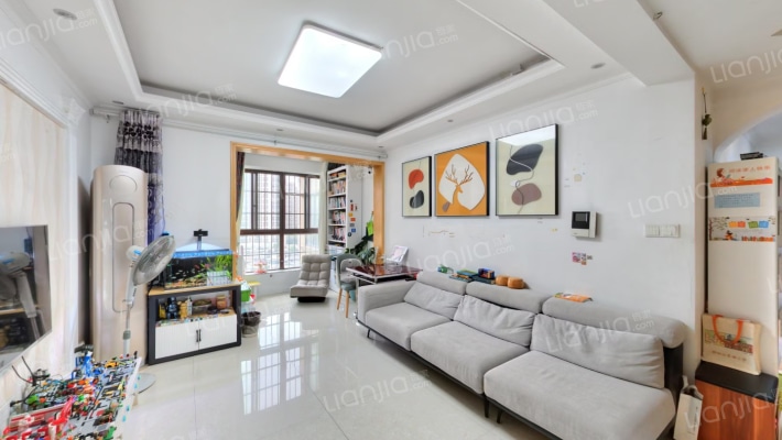 欧莱雅郡二手房实景图