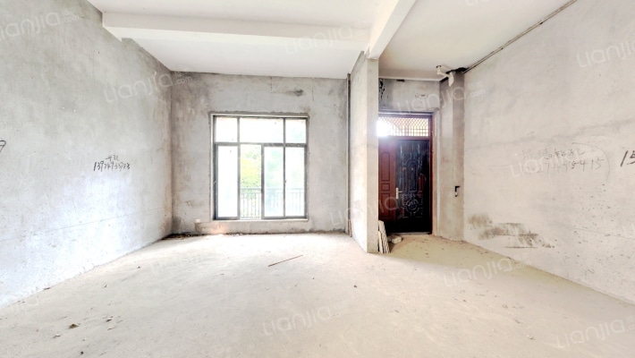 龙华山庄二手房实景图