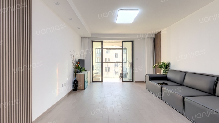 棕榈湾尼盛山庄二手房实景图