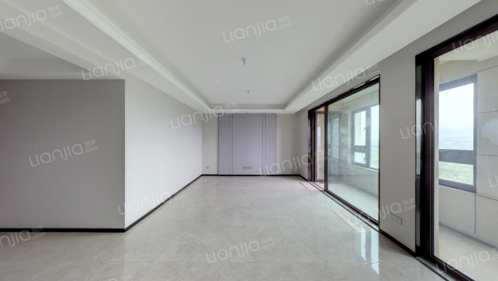 龙兴国际生态新城光宸二手房实景图