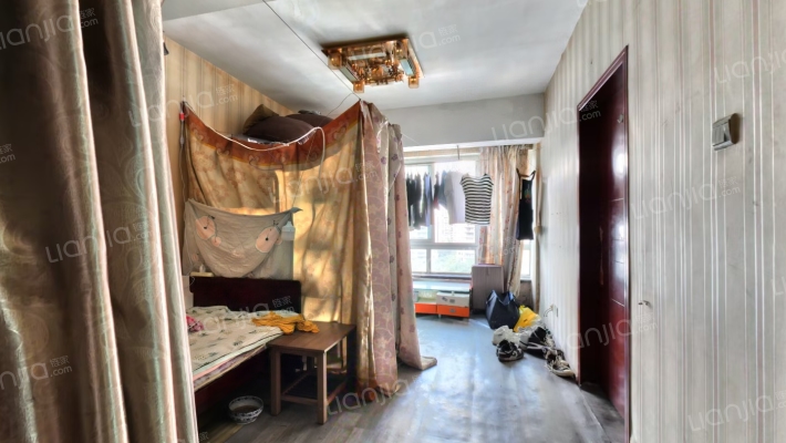 东方新城一期二手房实景图