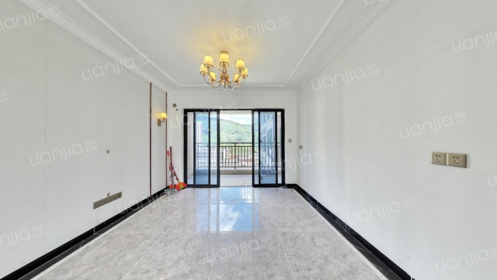 夏日华府二手房实景图