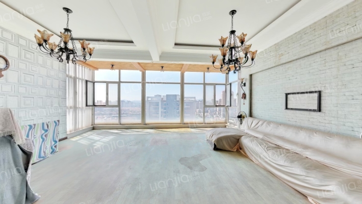 香逸中央二手房实景图