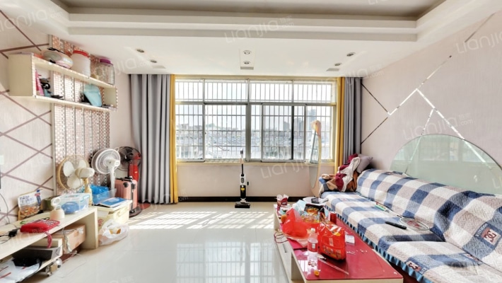 信华房产二手房实景图