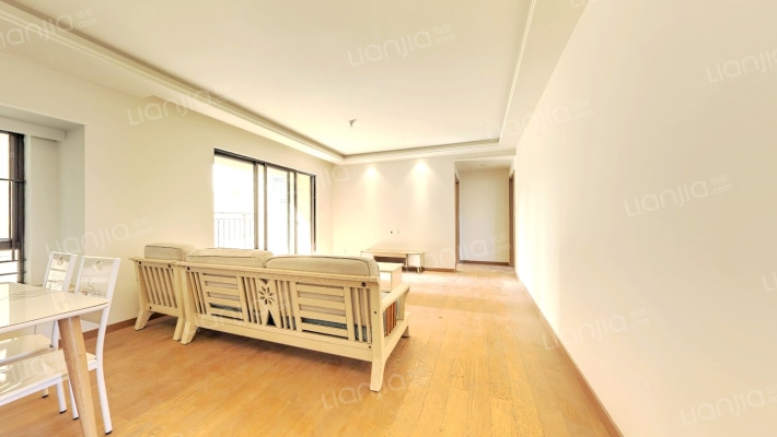 卓越蔚蓝海岸七期二手房实景图