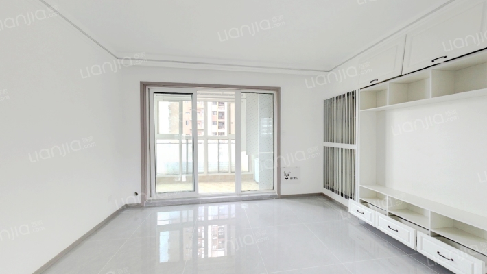 香逸中央二手房实景图