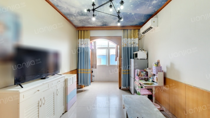 南阳路244号院二手房实景图