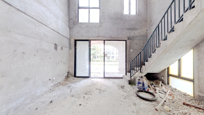 水晶湖郡C区二手房实景图