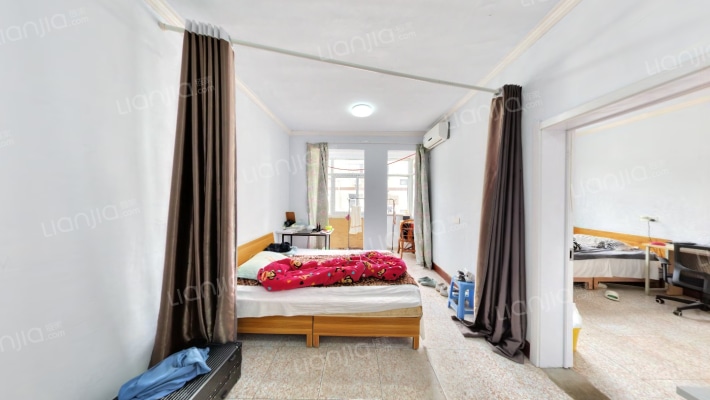 纬三路13号院二手房实景图