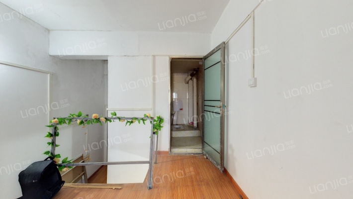 奥特莱斯V公寓二手房实景图