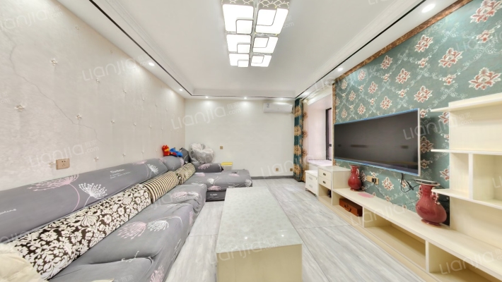 金锣湾鸿福园二手房实景图