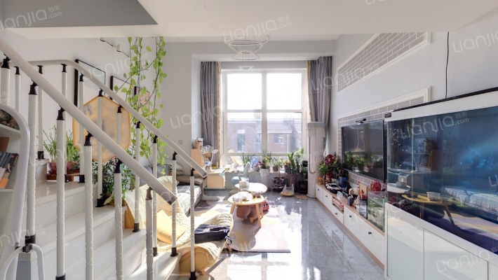 中房上东花墅二手房实景图