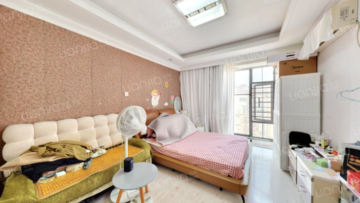 红谷凯旋二手房实景图