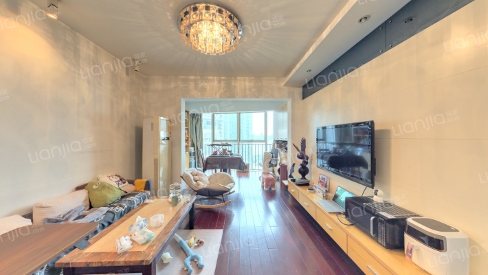 国际金融中心二手房实景图