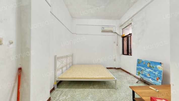 田苑经济综合楼二手房实景图