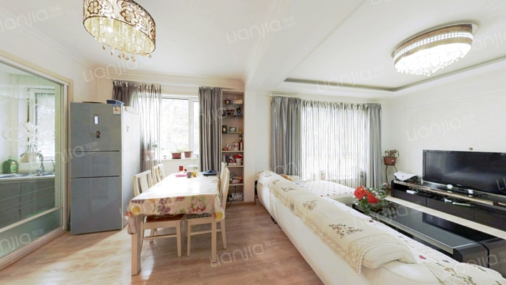 万奕学院派二手房实景图