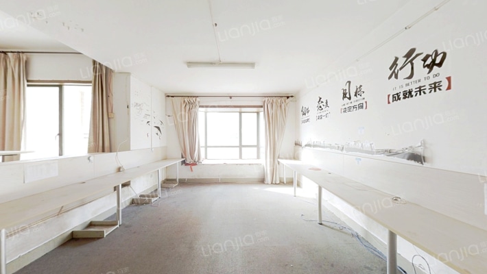 新田绿洲东区二手房实景图