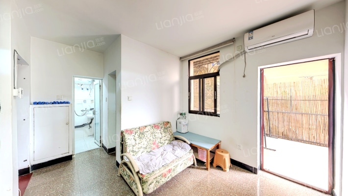 莲坂饮料厂宿舍二手房实景图