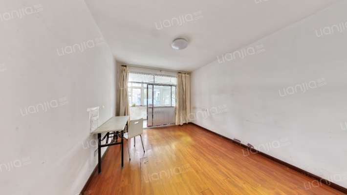 青年路10号二手房实景图