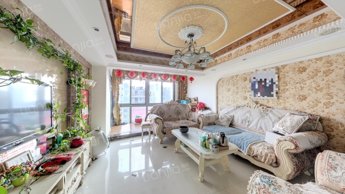 蓝波金典二手房实景图