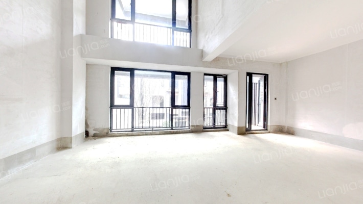 中海映山湖央墅二手房实景图