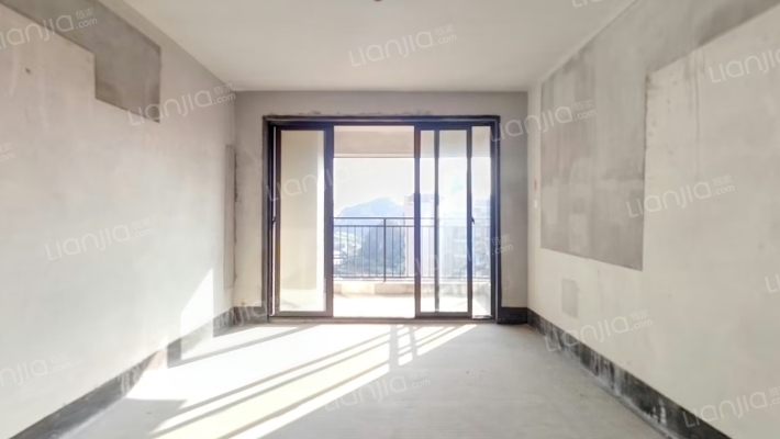 彰泰冠臻园二手房实景图