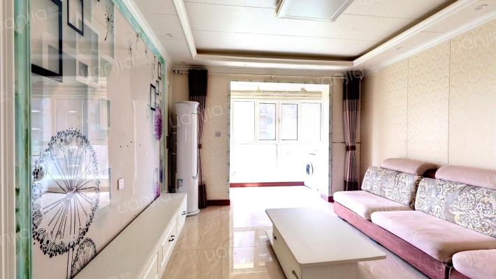 天地新城 3室2厅 南 北-客厅