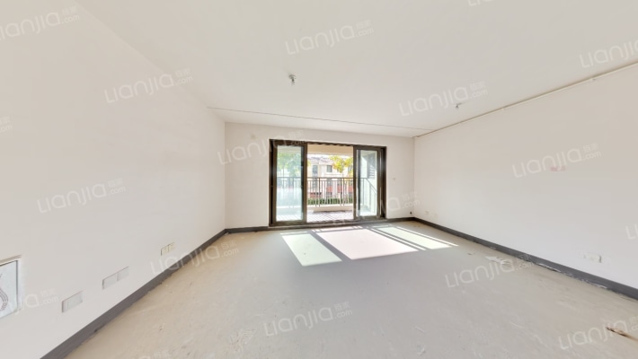 绿地境启澜庭南区二手房实景图