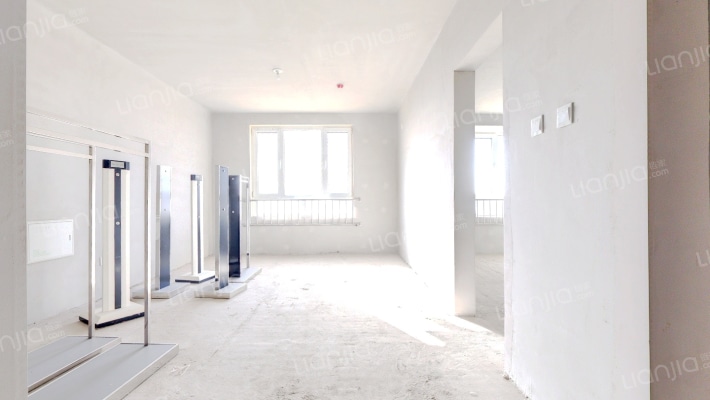 地理位置好离德信公园直线距离200米-客厅