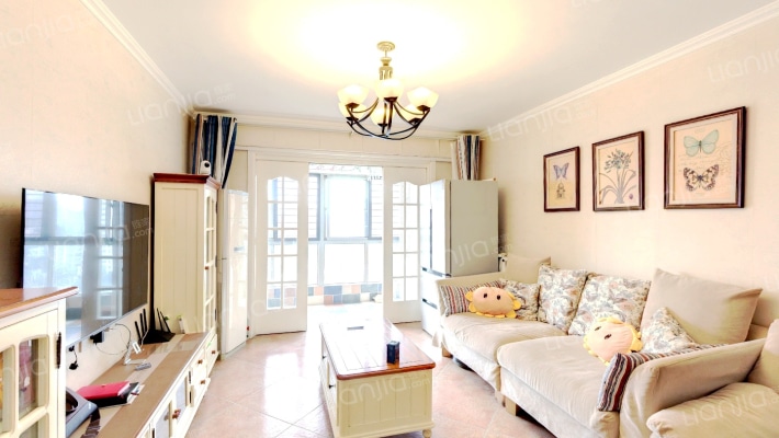 顶峰国际公寓二手房实景图