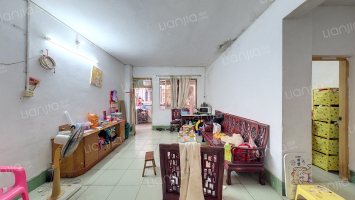 石油公司宿舍二手房实景图