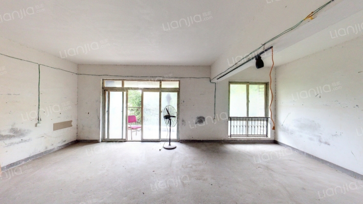 南方上格林青海苑二手房实景图