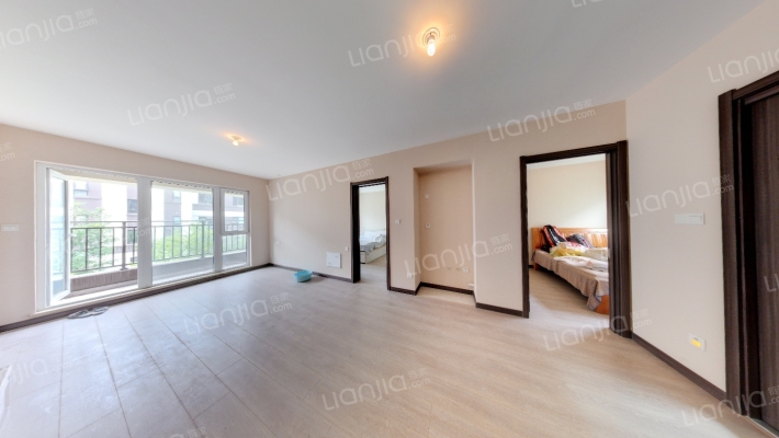 万科翡翠春晓二手房实景图