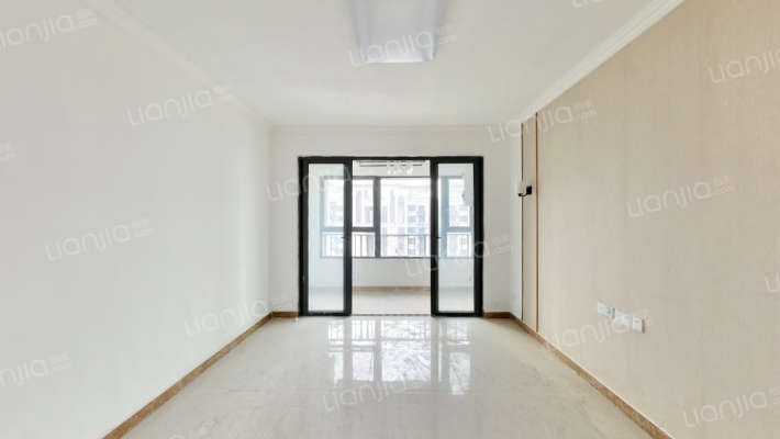 恒大悦珑台二手房实景图