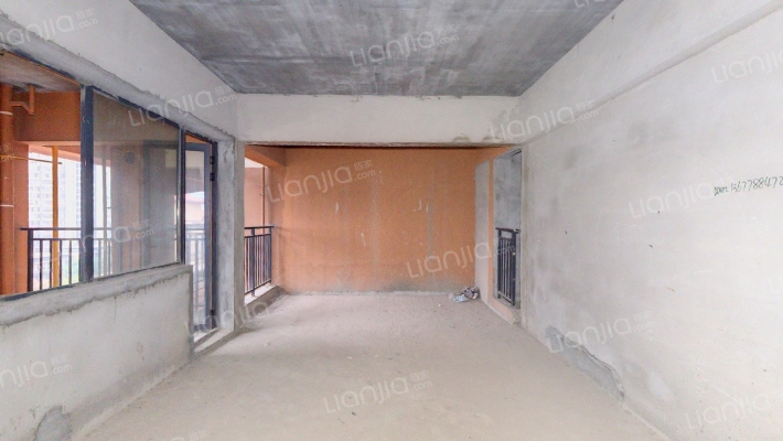 天健西班牙小镇二手房实景图