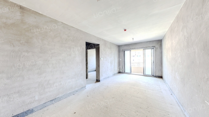 绿地海外滩罗丹公馆二手房实景图