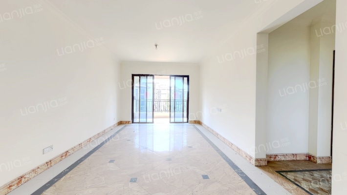 贵安1号翡翠湾二手房实景图