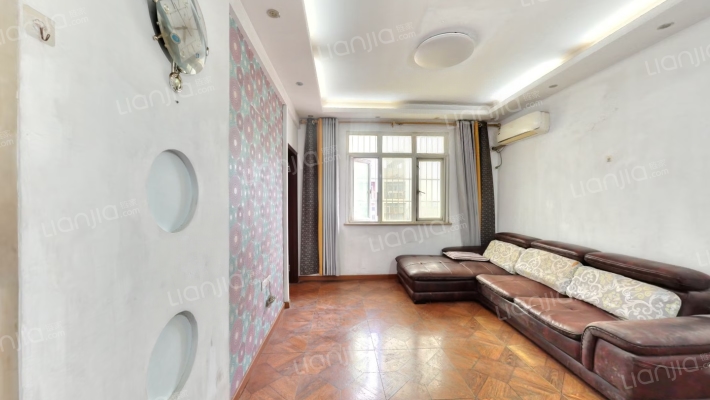 为群一村二手房实景图