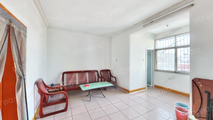 虹海地产家属院二手房实景图