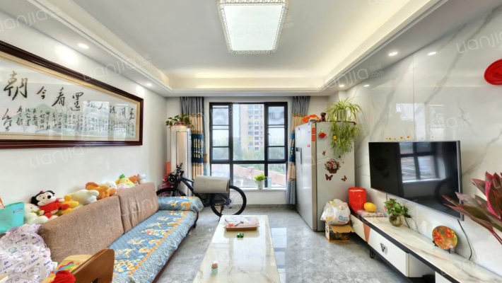 东村雅苑二手房实景图