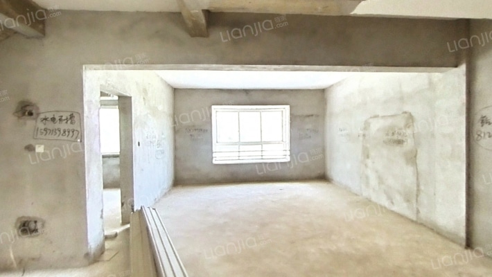 聆湖春天二手房实景图