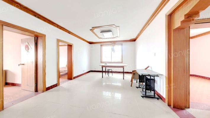 菜场综合楼二手房实景图