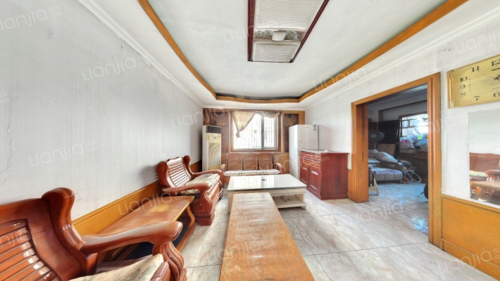 政府楼二手房实景图