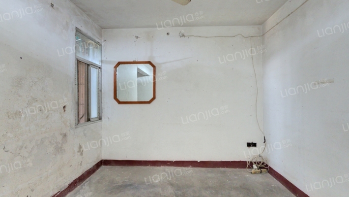 金属公司综合楼二手房实景图