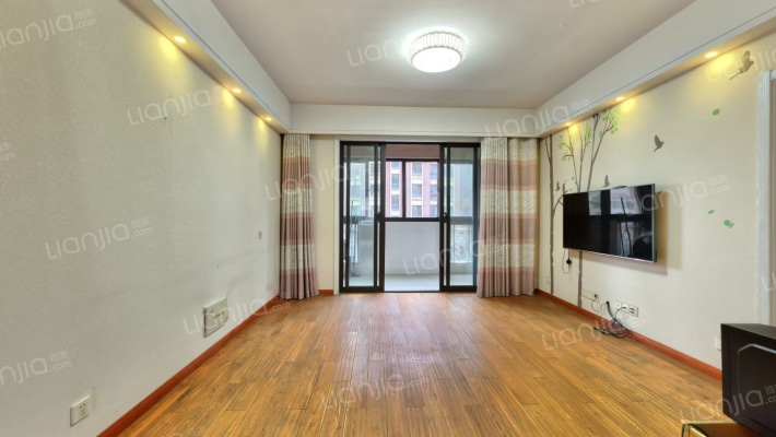 天下锦城爱丁堡二手房实景图