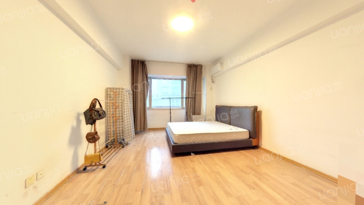 海信龙奥九号二手房实景图