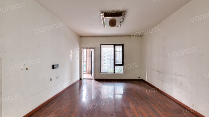 礼顿山1号二手房实景图