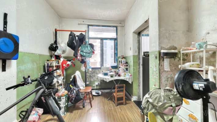 简易社区外贸小区二手房实景图