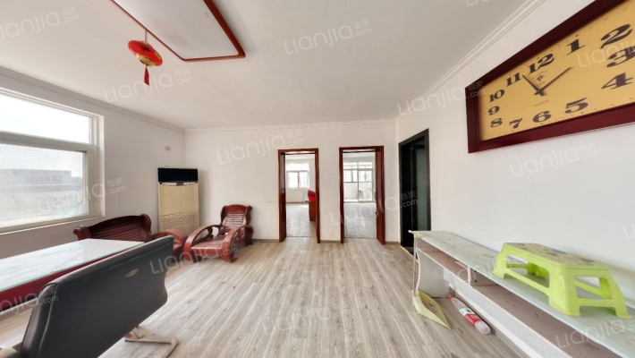 医药公司家属院二手房实景图