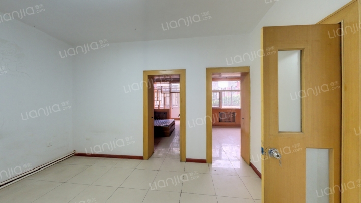 省建四公司宿舍二手房实景图